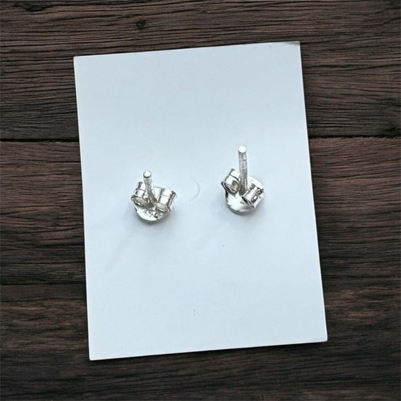 NWOT Natural Garnet and .925 Sterling Silver earrings. - Picture 3 of 3